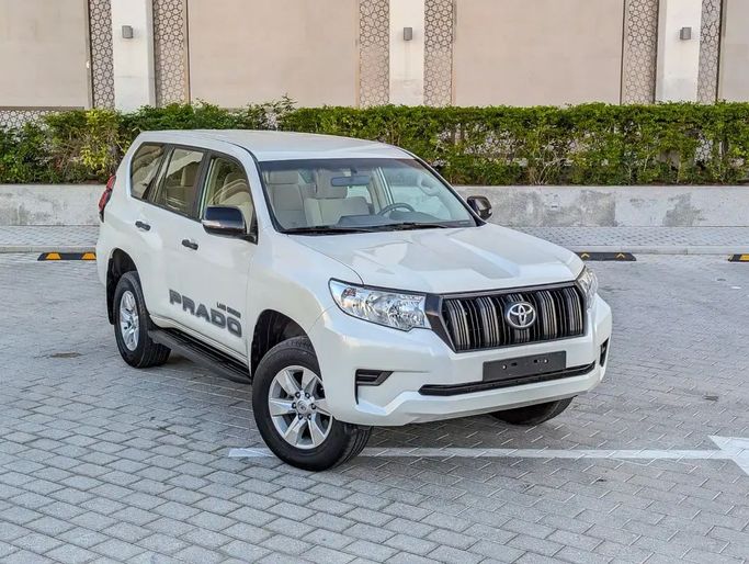مستعملة Toyota Land Cruiser Prado 150 Series 150 Series Facelift 2, 2.7 l, 2023 في في دبي من NEW ABU TAJ MOTORS، اللون أبيض. مواصفات الخليج | AUTO.AE