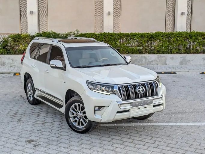 مستعملة Toyota Land Cruiser Prado 150 Series 150 Series Facelift 2, 4.0 l, 2019 في في دبي من NEW ABU TAJ MOTORS، اللون أبيض. مواصفات الخليج | AUTO.AE | إعلان #237139