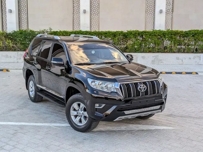 مستعملة Toyota Land Cruiser Prado 150 Series 150 Series Facelift 2, 2.7 l, 2022 في في دبي من NEW ABU TAJ MOTORS، اللون أسود. مواصفات الخليج | AUTO.AE