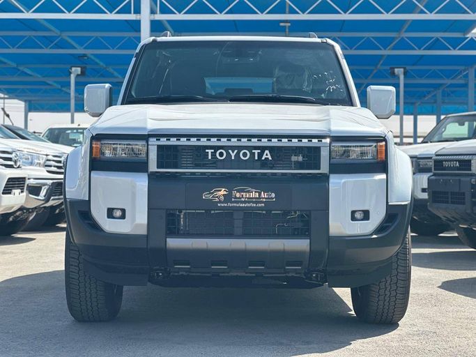 جديدة Toyota Land Cruiser Prado سلسلة 250, 2.4 l, 2025 في في دبي من FORMULA AUTO، اللون أبيض. مواصفات الخليج | AUTO.AE