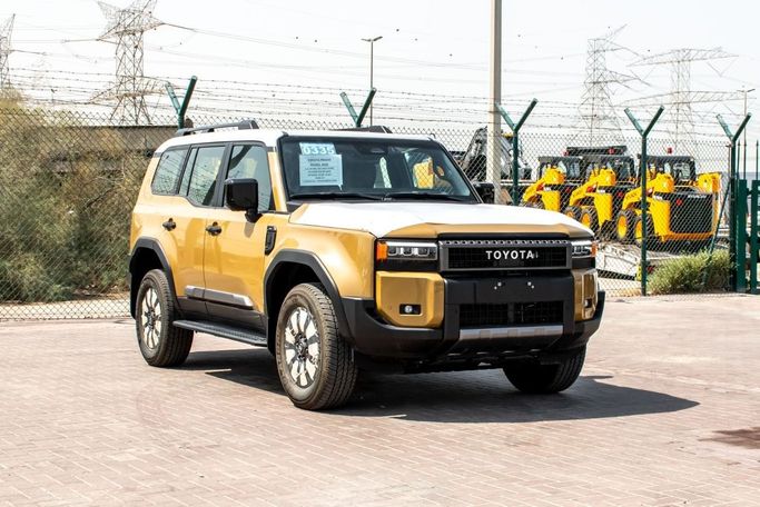 جديدة Toyota Land Cruiser Prado سلسلة 250, 2.4 l, 2025 في في دبي من AUTO TRADE MOTORS FZE، اللون بيج. مواصفات الخليج | AUTO.AE