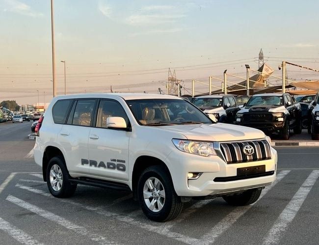 Подержанный Toyota Land Cruiser Prado 150 Series Рестайлинг 2, 2.7 л, 2021 в Дубае от SIKANDAR MOTORS Белый цвет. GCC | AUTO.AE