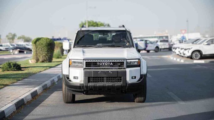 Новый Toyota Land Cruiser Prado 250 Series, 2.4 л, 2025 в Дубае от Auto Vision LLC Белый цвет.  | AUTO.AE