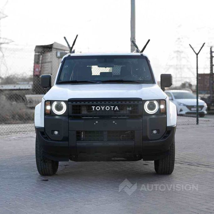 Новый Toyota Land Cruiser Prado 250 Series, 2.4 л, 2024 в Дубае от Auto Vision LLC Белый цвет.  | AUTO.AE