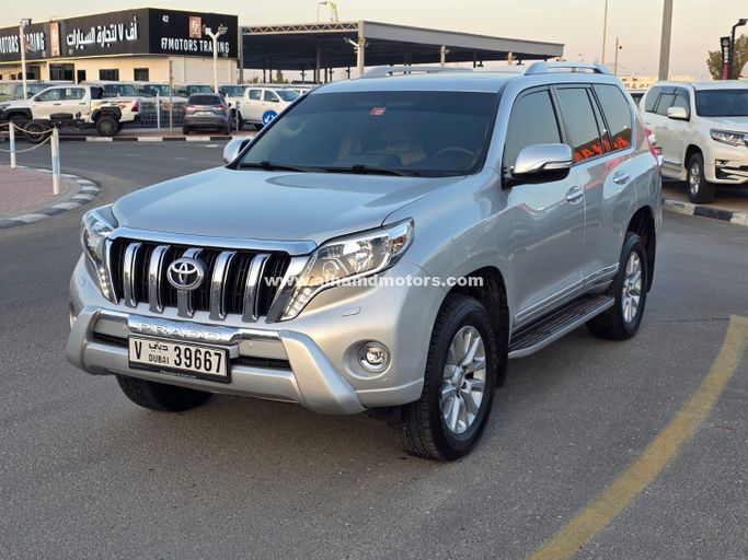 مستعملة Toyota Land Cruiser Prado 150 Series 150 Series Facelift 1, 4.0 l, 2017 في في دبي من Alhamd Motors، اللون فضي.  | AUTO.AE | إعلان #260048