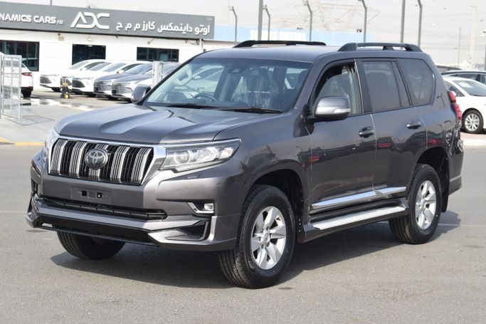 Подержанный Toyota Land Cruiser Prado 150 Series Рестайлинг 2, 2.8 л, 2018 в Дубае от Alhamd Motors Серый цвет.  | AUTO.AE | Объявление #260063