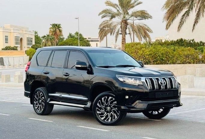 Подержанный Toyota Land Cruiser Prado 150 Series Рестайлинг 2, 2.7 л, 2020 в Дубае от HH MOTORS CORPORATION Черный цвет. GCC | AUTO.AE | Объявление #260072