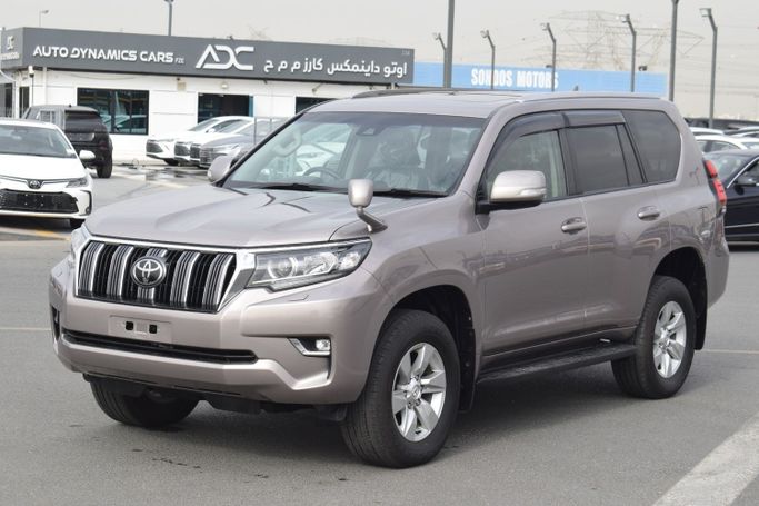 Used Toyota Land Cruiser Prado 150 Series Facelift 2, 2.8 l, 2019 in Dubai by Alhamd Motors, Silver color.  | AUTO.AE | Listing #260076