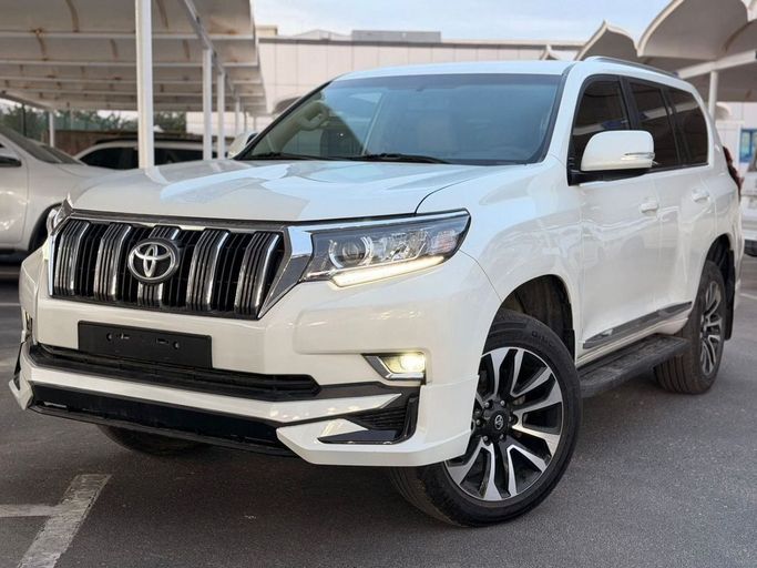 Подержанный Toyota Land Cruiser Prado 150 Series Рестайлинг 2, 2.8 л, 2020 в Дубае от HH MOTORS CORPORATION Белый цвет. GCC | AUTO.AE | Объявление #260080