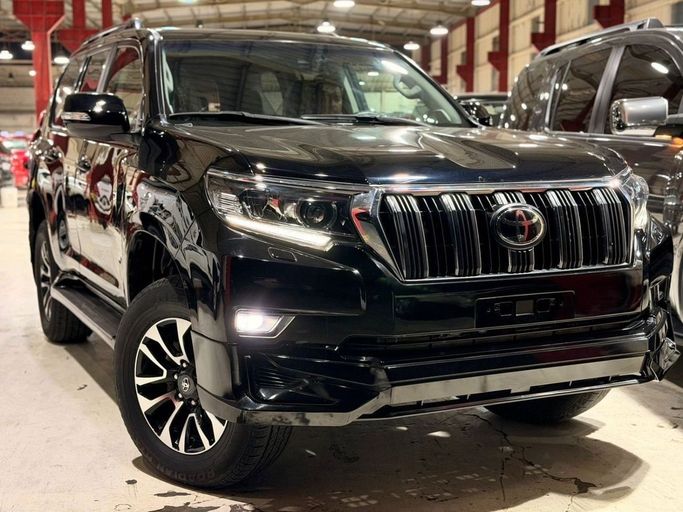 Подержанный Toyota Land Cruiser Prado 150 Series Рестайлинг 2, 2.8 л, 2022 в Дубае от HH MOTORS CORPORATION Черный цвет. GCC | AUTO.AE | Объявление #260081