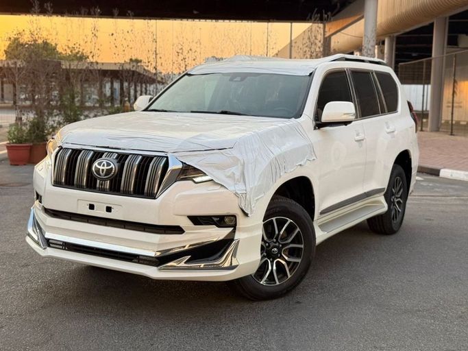 Used Toyota Land Cruiser Prado 150 Series Facelift 2, 2.8 l, 2020 in Dubai by HH MOTORS CORPORATION, White color. GCC Specs | AUTO.AE | Listing #260101