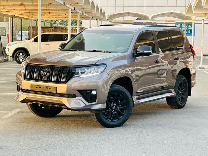 Used Toyota Land Cruiser Prado 150 Series Facelift 2, 2.7 l, 2021 in Dubai by HH MOTORS CORPORATION, Brown color. GCC Specs | AUTO.AE | Listing #260124
