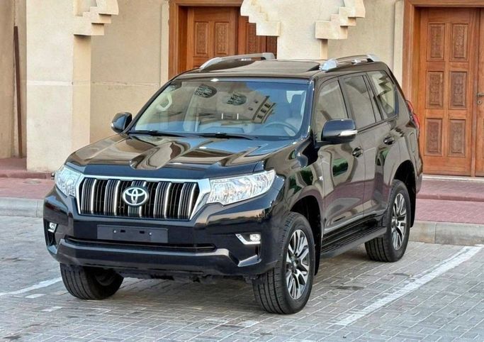 Used Toyota Land Cruiser Prado 150 Series Facelift 2, 4.0 l, 2022 in Dubai by HH MOTORS CORPORATION, Black color. GCC Specs | AUTO.AE | Listing #260152