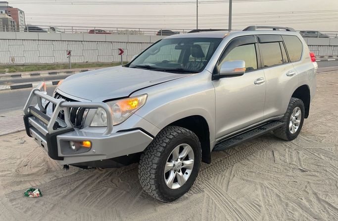 مستعملة Toyota Land Cruiser Prado 150 Series 150 Series Facelift 1, 3.0 l, 2013 في في دبي من Alhamd Motors، اللون فضي.  | AUTO.AE | إعلان #260170