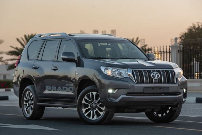 مستعملة Toyota Land Cruiser Prado 150 Series 150 Series Facelift 2, 4.0 l, 2022 في في دبي من HH MOTORS CORPORATION، اللون رمادي. مواصفات الخليج | AUTO.AE | إعلان #260191
