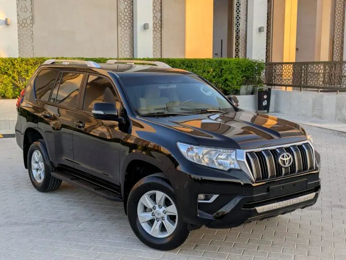 Подержанный Toyota Land Cruiser Prado 150 Series Рестайлинг 2, 2.7 л, 2022 в Дубае от NEW ABU TAJ MOTORS Черный цвет. GCC | AUTO.AE | Объявление #262722