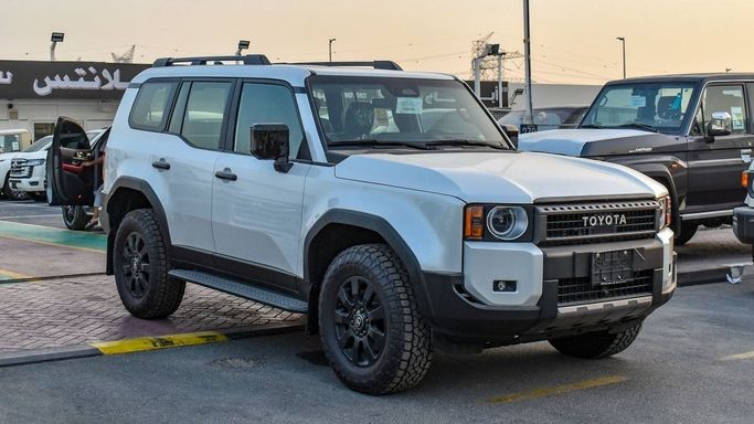 جديدة Toyota Land Cruiser Prado سلسلة 250, 2.4 l, 2024 في في دبي من Atlantis Motors FZE، اللون أبيض. مواصفات الخليج | AUTO.AE | إعلان #265407