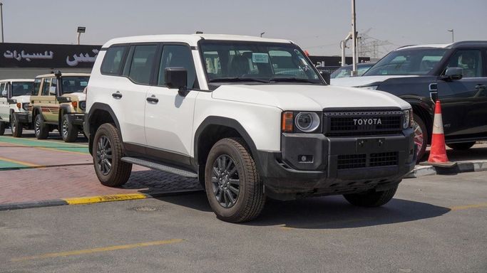 جديدة Toyota Land Cruiser Prado سلسلة 250, 2.8 l, 2025 في في دبي من Atlantis Motors FZE، اللون أبيض. مواصفات الخليج | AUTO.AE | إعلان #265932