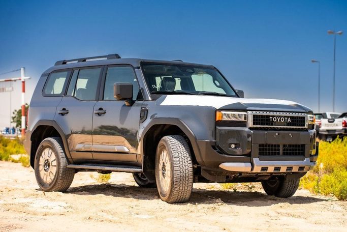 جديدة Toyota Land Cruiser Prado سلسلة 250, 2.4 l, 2025 في في دبي من Hussein Ghulam Motors FZCO، اللون رمادي. مواصفات الخليج | AUTO.AE | إعلان #267719