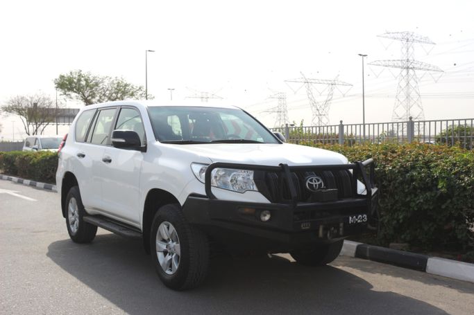 Подержанный Toyota Land Cruiser Prado 150 Series Рестайлинг 2, 3.0 л, 2018 в Дубае от Power Wagon Motors Белый цвет. Australian Specs | AUTO.AE | Объявление #269714