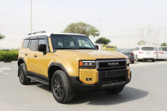 Подержанный Toyota Land Cruiser Prado 250 Series, 2.8 л, 2025 в Дубае от Power Wagon Motors Коричневый цвет. Европейская | AUTO.AE | Объявление #269718