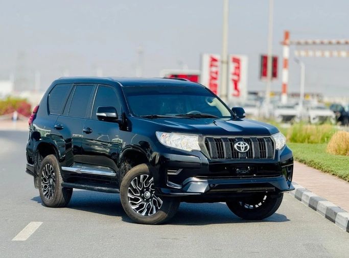 Подержанный Toyota Land Cruiser Prado 150 Series Рестайлинг 2, 2.7 л, 2020 в Дубае от Humera automobile fze Черный цвет. GCC | AUTO.AE | Объявление #270993