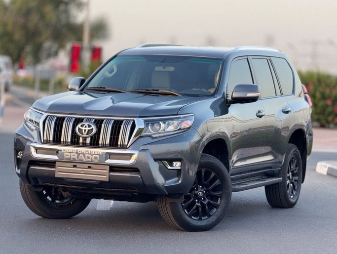 Подержанный Toyota Land Cruiser Prado 150 Series Рестайлинг 2, 2.7 л, 2019 в Дубае от Humera automobile fze Серый цвет. GCC | AUTO.AE | Объявление #271116