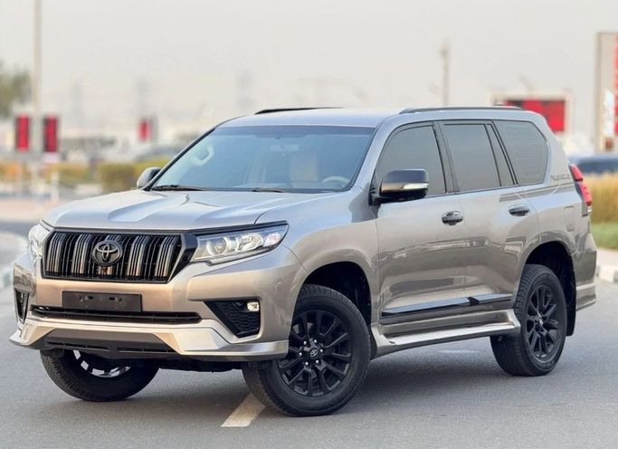 مستعملة Toyota Land Cruiser Prado 150 Series 150 Series Facelift 2, 2.7 l, 2018 في في دبي من Humera automobile fze، اللون فضي. مواصفات الخليج | AUTO.AE | إعلان #271129