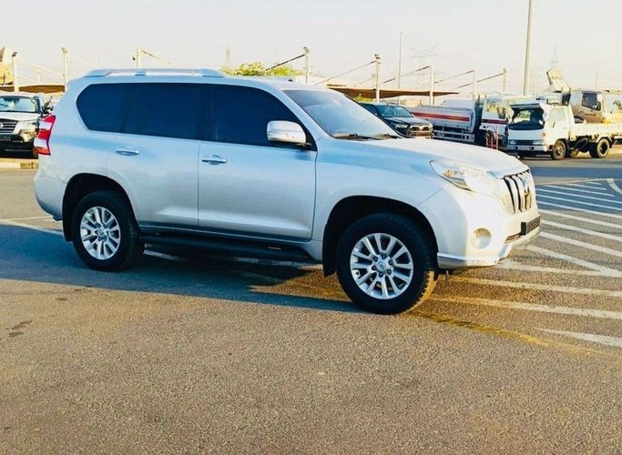 مستعملة Toyota Land Cruiser Prado 150 Series 150 Series Facelift 1, 2.7 l, 2016 في في دبي من Humera automobile fze، اللون فضي. مواصفات الخليج | AUTO.AE | إعلان #271182