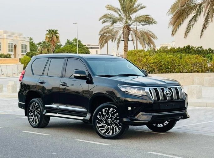 Подержанный Toyota Land Cruiser Prado 150 Series Рестайлинг 2, 2.7 л, 2020 в Дубае от Humera automobile fze Черный цвет. GCC | AUTO.AE | Объявление #271184