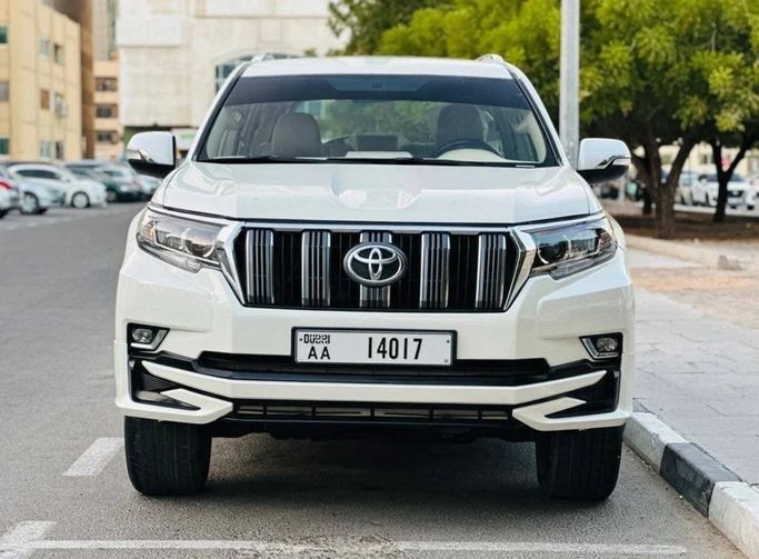 Подержанный Toyota Land Cruiser Prado 150 Series Рестайлинг 2, 4.0 л, 2019 в Дубае от Humera automobile fze Белый цвет. GCC | AUTO.AE | Объявление #271201