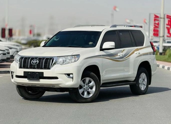 Подержанный Toyota Land Cruiser Prado 150 Series Рестайлинг 2, 2.7 л, 2023 в Дубае от Humera automobile fze Белый цвет. GCC | AUTO.AE | Объявление #271212