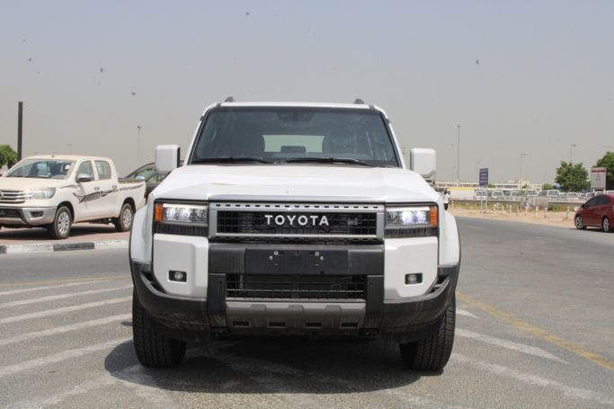 جديدة Toyota Land Cruiser Prado سلسلة 250, 2.4 l, 2026 في في دبي من Wafrah Automotive Fzco، اللون أبيض. مواصفات الخليج | AUTO.AE | إعلان #273091