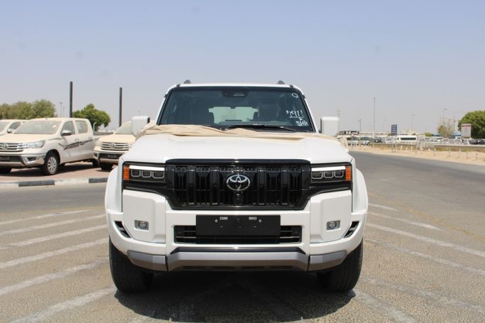 جديدة Toyota Land Cruiser Prado سلسلة 250, 2.8 l, 2026 في في الإمارات, دبي، اللون أبيض.  | AUTO.AE | إعلان #275108