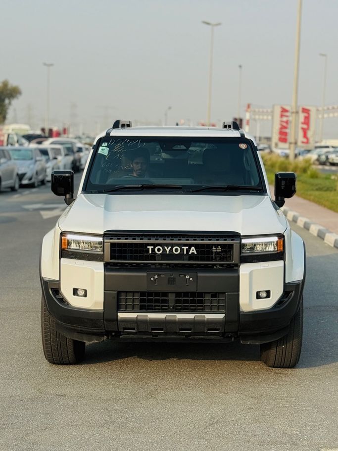 مستعملة Toyota Land Cruiser Prado سلسلة 250, 2.7 l, 2024 في في الإمارات, دبي من REAAN MOTORS FZE، اللون أبيض. أخرى | AUTO.AE | إعلان #275598