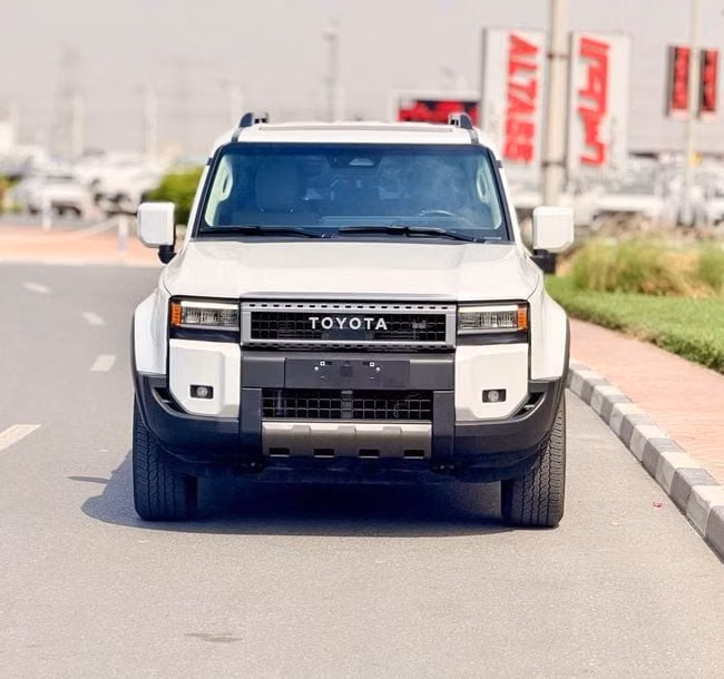 مستعملة Toyota Land Cruiser Prado سلسلة 250, 2.4 l, 2024 في في الإمارات, دبي من WORLDLINK AUTOMOBILE FZE، اللون أبيض. مواصفات الخليج | AUTO.AE | إعلان #277411
