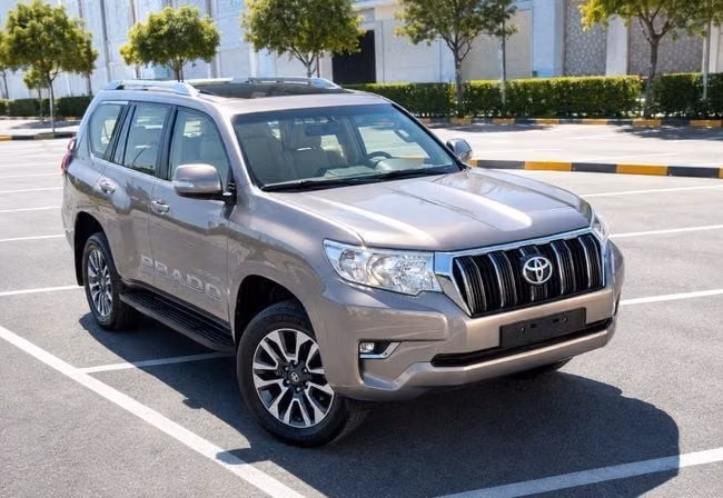مستعملة Toyota Land Cruiser Prado 150 سلسلة 150 Series Facelift 3, 4.0 l, 2022 في في الإمارات, دبي من WORLDLINK AUTOMOBILE FZE، اللون فضي. مواصفات الخليج | AUTO.AE | إعلان #277423