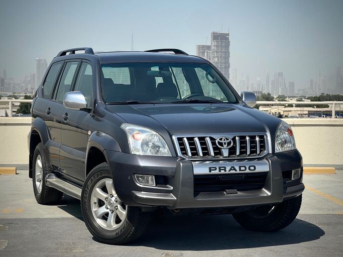 Used ⁦Toyota Land Cruiser Prado 120 Series Facelift, 4.0 l, 2009⁩ in UAE, Dubai by Gulf Motors, Grey color. GCC Specs | AUTO.AE | Listing #289990