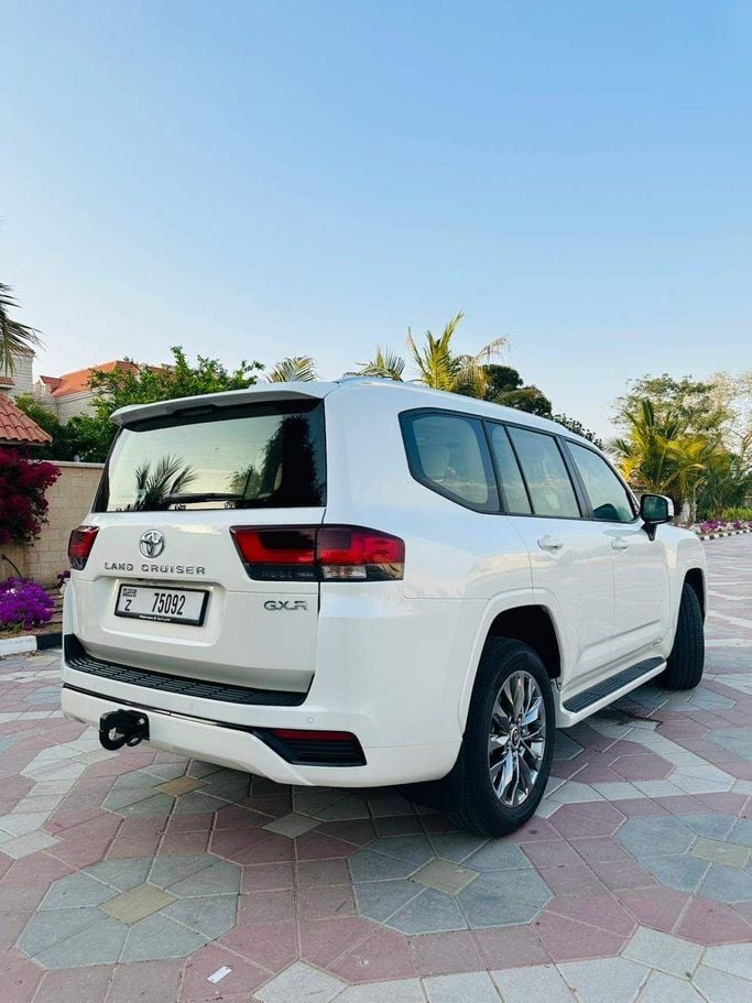 Toyota Land Cruiser 300 Series, 2024 внедорожник 5 дв.  класса в Дубае от Princess белый цвет | AUTO.AE