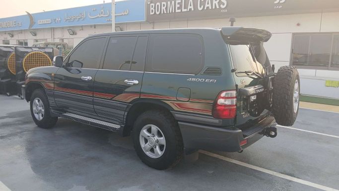 Новый Toyota Land Cruiser 100 Series Рестайлинг 1, 4.7 л, 2003 в Дубае от Bormela Cars Зеленый цвет. GCC | AUTO.AE