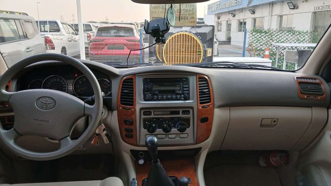 Новый Toyota Land Cruiser 100 Series Рестайлинг 1, 4.7 л, 2003 в Дубае от Bormela Cars Зеленый цвет. GCC | AUTO.AE