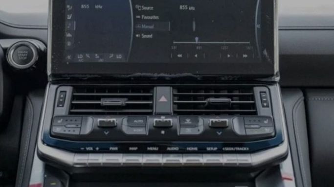 Новый Toyota Land Cruiser 300 Series, 3.4 л, 2023 в Дубае от Mohamed Hakim Motors Черный цвет. Other | AUTO.AE