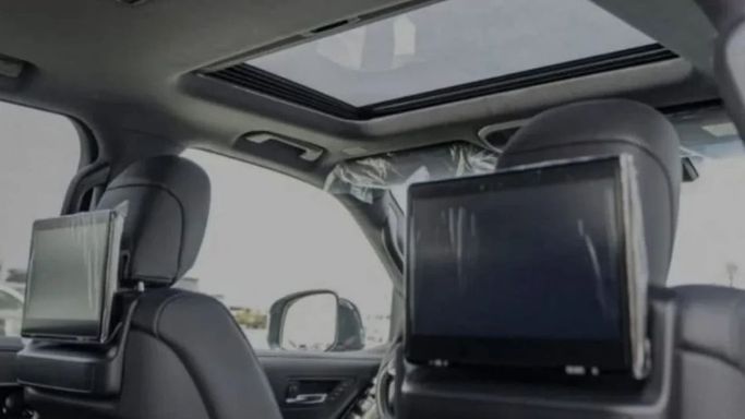 Новый Toyota Land Cruiser 300 Series, 3.4 л, 2023 в Дубае от Mohamed Hakim Motors Черный цвет. Other | AUTO.AE