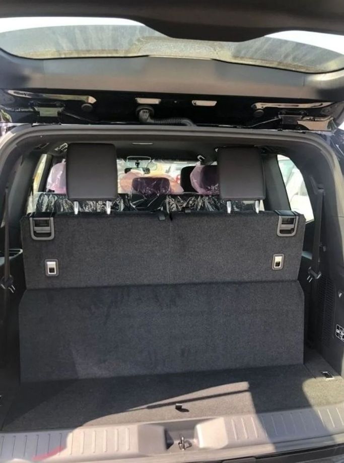 Новый Toyota Land Cruiser 300 Series, 4.0 л, 2023 в Дубае от Mohamed Hakim Motors Черный цвет. GCC | AUTO.AE