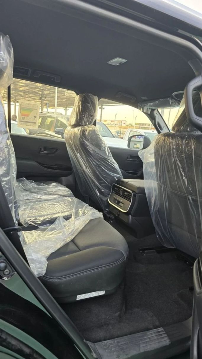 Новый Toyota Land Cruiser 300 Series, 4.0 л, 2024 в Дубае от Mohamed Hakim Motors Черный цвет. GCC | AUTO.AE