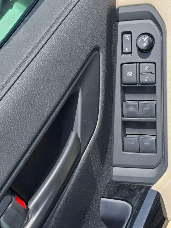 Новый Toyota Land Cruiser 300 Series, 4.0 л, 2025 в Дубае от Mohamed Hakim Motors Черный цвет. GCC | AUTO.AE