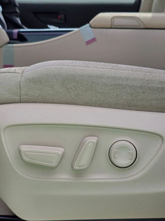 Новый Toyota Land Cruiser 300 Series, 4.0 л, 2025 в Дубае от Mohamed Hakim Motors Черный цвет. GCC | AUTO.AE