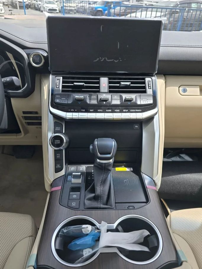 Новый Toyota Land Cruiser 300 Series, 3.4 л, 2025 в Дубае от Mohamed Hakim Motors Тёмно-синий цвет. Other | AUTO.AE