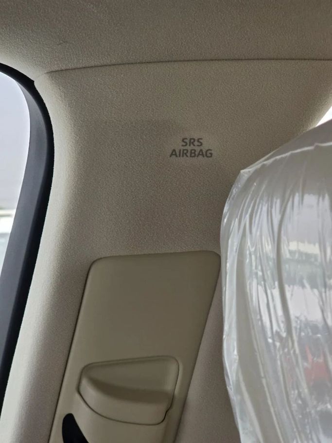 Новый Toyota Land Cruiser 300 Series, 4.0 л, 2025 в Дубае от Mohamed Hakim Motors Белый цвет. GCC | AUTO.AE