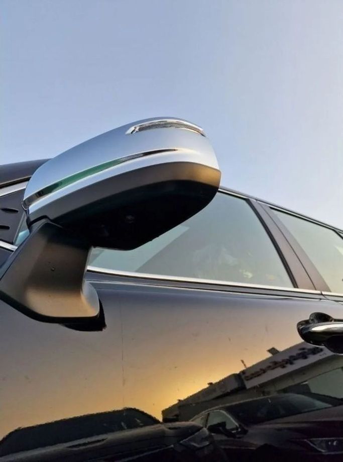 Новый Toyota Land Cruiser 300 Series, 3.4 л, 2023 в Дубае от Mohamed Hakim Motors Черный цвет. GCC | AUTO.AE